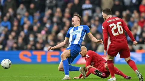 ชาวเน็ตรุมสาป “ฟาบินโญ” หลังเสียบโหดแข้ง “ไบรจ์ตัน” จนต้องใช้ไม้ค้ำเดิน (คลิป)