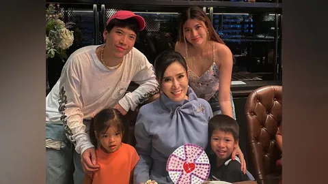 ปุ๊ก อาภัสรา เผยโมเมนต์สุดอบอุ่น ป๊อก-มาร์กี้ พาหลานๆ ร่วมทานข้าว