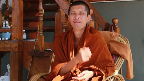 ภาพหลุดครูบาไก่ ค้านสายตาชาวบ้าน แค่ปลงอาบัติ ปิดวาจา ยังไม่พอ 