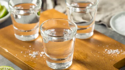 ตะกั่วและสารหนูในเหล้าขาว