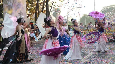 เชียงใหม่จัดใหญ่ งานมหกรรมไม้ดอกไม้ประดับ รถแห่ร่วมงานกว่า 22 ขบวน