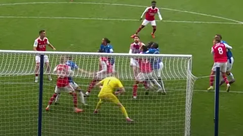 แฟนอาร์เซนอลเดือด ชี้เป้า 2 ตัวการ ทำทีมบุกแพ้ เอฟเวอร์ตัน ศึกพรีเมียร์ลีก