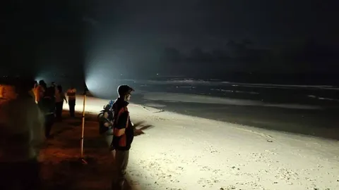 ด.ช.วัย 14 ที่ทับสะแก ช่วยเพื่อนจมน้ำ ตัวเองโดนคลื่นดูดหายไปในทะเล