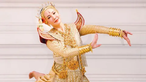 สวยงามมาก “นุ่น-วรนุช” รำ “ฉุยฉายพราหมณ์” ถวายแด่องค์พระพิฆเนศ เทพแห่งศิลปะวิทยาการ