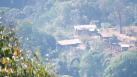 หมอกควันไฟป่า หนาแน่น จ.เชียงใหม่ นอภ.ฝาง เร่งประสานชาวบ้านห้ามเผาไร่