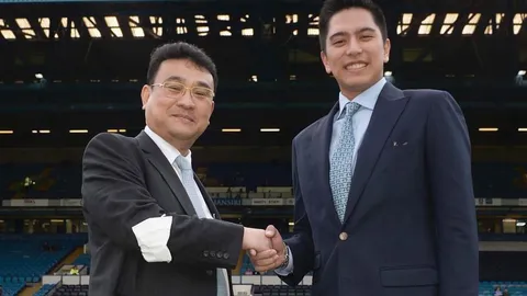 "กาโม่" ลูกชาย "วัน อยู่บำรุง" โผล่สนาม "เชฟฟิลด์ฯ" มีคนแซว "ประธานโม่" เจ้าตัวตอบกลับทันที