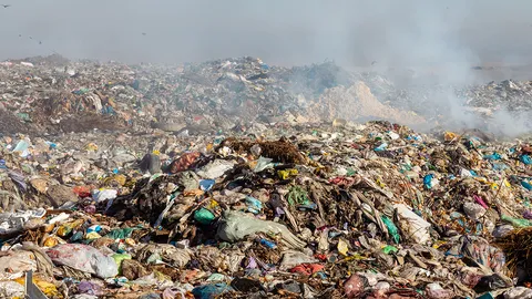 บ่อขยะขนาดใหญ่ในซอยนิมิตรใหม่ 40 เผาขยะ กลิ่นควันไฟและเถ้าลอยเข้าบ้าน