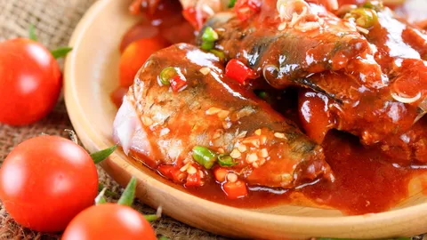 เห็นแล้วหิวตาม ไวรัลดัง "กินปลากระป๋องแบบพี่ฟ้า" คืออะไร ทำไมใครๆ ต้องหามาลอง