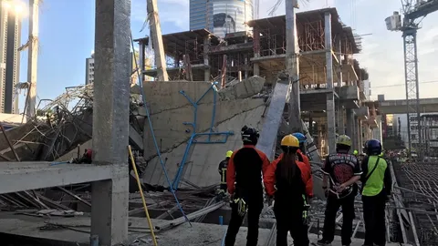 ถล่มได้ไง (คลิป)