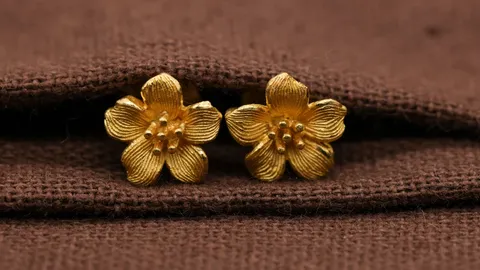 ต่างหูทอง ราคาวาเลนไทน์ 2566/2023 เท่าไหร่ พร้อมวิธีการเลือกซื้อ