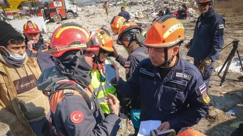 ติดตามแผ่นดินไหวตุรกีใกล้ชิด "บิ๊กตู่" ส่งกำลังใจทีมกู้ภัยไทยปฏิบัติภารกิจ