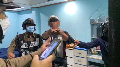 "จับได้หลายครั้ง" หนุ่มหึงโหด แฟนสาวแอบคุยชายอื่น คว้ากรรไกรแทงเจ็บ