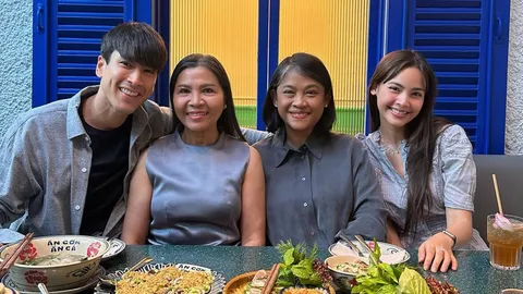 "แม่แก้ว" โพสต์เองสองครอบครัว "ณเดชน์ -ญาญ่า" ร่วมฉลองวันเกิดพร้อมหน้า