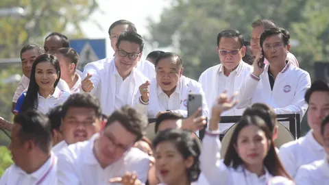 “ลุงป้อม” โชว์ท่า Y2K ส่งความรักวันวาเลนไทน์ อ้อนคนกรุงฯ เลือก พปชร. (คลิป)