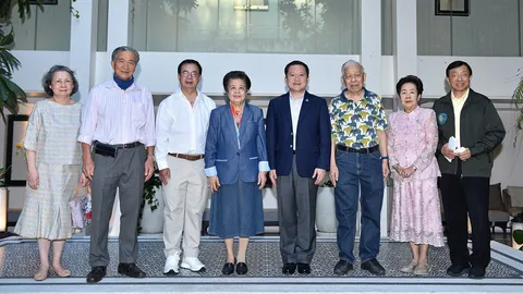 ศ.พญ.สมศรี เผ่าสวัสดิ์ จัดงานเลี้ยงขอบคุณผู้ร่วมดำเนินงานโครงการปลูกถ่ายไต