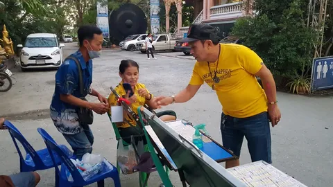 อ๊อด โฟร์เอส เขย่าเซียมซี ให้โชคแฟนคลับ ได้ "เลขเด็ด" ตรงกับเลขที่ชอบ