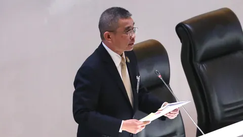 “บิ๊กช้าง” แจงแทน “บิ๊กตู่” ปมเรือหลวงสุโขทัยอับปาง-สวัสดิการกองทัพบก