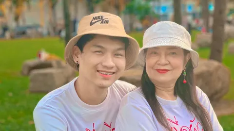 "น้องเวฟ-พี่พร" คู่รักต่างวัยโพสต์ข่าวดี มีสมุดสีชมพู ทำแฟนคลับเกือบใจฟู