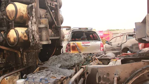 รถพ่วงบึมไฟลุกกลางตลาดสด 304 ปราจีนบุรี ลามไหม้รถใกล้เคียงเสียหาย 7 คัน