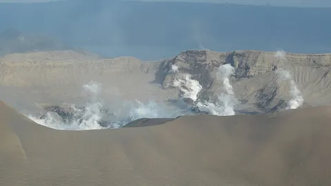 เครื่องบินเล็กตกลงปล่องภูเขาไฟฟิลิปปินส์ ยังไม่ทราบชะตากรรมคนบนเครื่อง