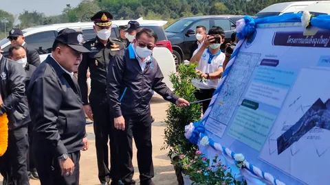 "ลุงป้อม" ไปตราดต่อ ตามมาตรการรับมือแล้ง เตรียมแหล่งน้ำสำรองป้องกันขาดแคลน