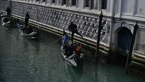 อิตาลีเผชิญภัยแล้ง เวนิสน้ำแห้งล่องเรือไม่ได้