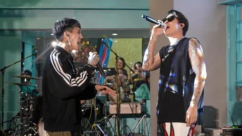 "เวย์ & นานา" ฉลองเนเวอร์เซย์คัทซ์โฉมใหม่ "เปเปอร์ เพลนส์-ป็อก มายเซ็ท" จัดมินิฯสุดมันส์