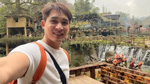 "หมอก้อง–สรวิชญ์" ชี้แจงว่ายังโสด หลังมีภาพคุกเข่ากุมมือสาวจนถูกจับตามองนึกว่ามีข่าวดี