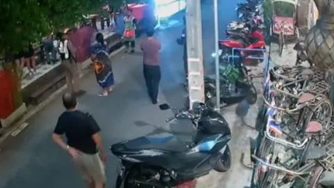 ร้านอาหารดังสุดทน ลูกค้าเมากร่าง กินเสร็จบอกไม่มีตังค์จ่าย ลวนลามเด็กเสิร์ฟ