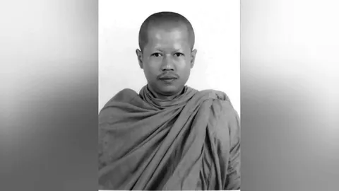 เตรียมนำร่าง "เจ้าอาวาสดังราชบุรี" ประกอบพิธีสรงน้ำ หลังกรรมฐานมรณภาพในรถ