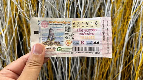 10 อันดับ "เลขเด็ด" ขายดีงวด 1/3/66 แม่ค้าหวยบอก "เลขดัง" หวยสัญจรไม่มีแล้ว