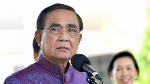 "ลุงตู่" ประชด พรุ่งนี้ก็แล้วกัน หลังสื่อจี้ถามยุบสภา ปัดตรงวันเกิด 21 มี.ค. (คลิป)