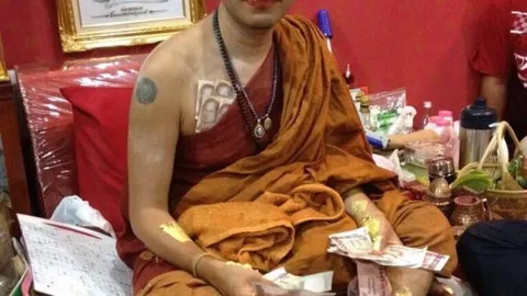 เจ้าคณะตำบลแจงภาพ "พระปากแดง" ปลุกเสก "โมเดลการ์ตูน" เกิดขึ้นจริง แต่เลิกทำนานแล้ว