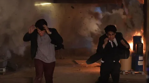 เล่นใหญ่จัดเต็ม เจมส์ มาร์ วิ่งหนีตาย ลุ้นทุกนาทีสุดระทึกในละคร "เพราะรัก"