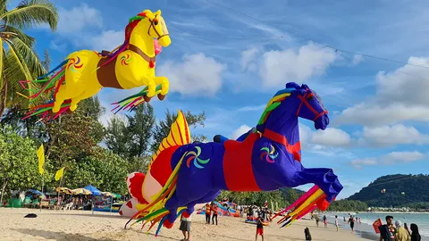 เทศกาลว่าวยักษ์ริมชายหาดพัทยา