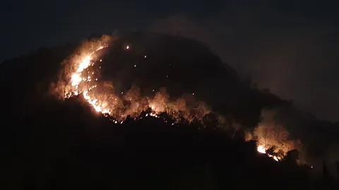 ไฟไหม้ป่า "เขาอีโต้" ลามวอดแดงฉาน เผาราบวงกว้าง ระดม จนท.เร่งดับ