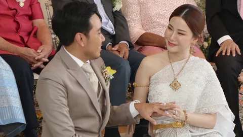 เบลล์ เกิร์ลลี่ เบอร์รี่ วิวาห์แฟนหนุ่มนอกวงการ เจ้าสาวซึ้งถึงกับร้องไห้