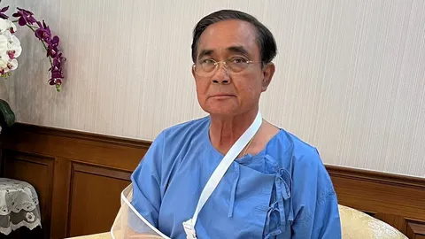 ระบายน้ำเหลืองมือขวา “บิ๊กตู่” งดเยี่ยม-ยานอนหลับ มีการติดเชื้อหวั่นเป็นหนอง (คลิป)