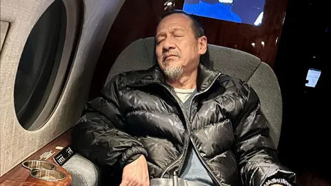 อ๊อฟ พงษ์พัฒน์ ถึงกับหมดแรง หลังนั่งเครื่องบินส่วนตัวไปดูศึกแดงเดือด