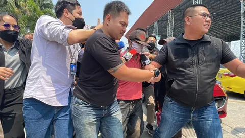 จับแล้ว หนุ่มหึงโหดจุดไฟเผาเมีย ตามแทงซ้ำ 6 แผลตายสยอง พร้อมมีดของกลาง