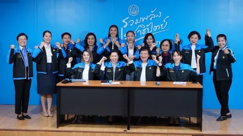 วันสตรีสากล “ตั๊น จิตภัสร์” ย้ำจุดยืน ปชป. หนุนเด็กตั้งครรภ์ต้องได้เรียน