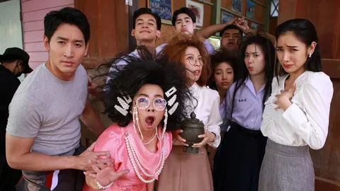 “ตุ๊กกี้-แพท-ไนกี้” แท็กทีมชวนฮาในละคร เฮี้ยน เพี้ยน จกตับ "ครูเพ็ญศรีกับเลดี้ปอบ”