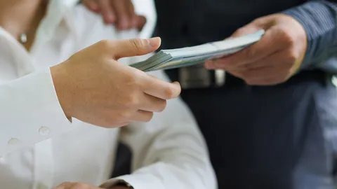 อึ้ง! หลอกลงทุน-ทำใบขับขี่ปลอมเกลื่อน