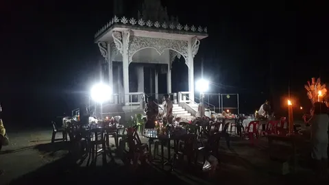 ห้ามพลาดทีเด็ด "ล้างป่าช้า" สุสานบ้านหนองหวี คอหวยตาลุกเลขหางประทัด