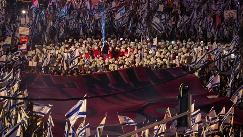 อิสราเอลประท้วงครั้งใหญ่ที่สุด ค้านรัฐบาลยกเครื่องระบบตุลาการ