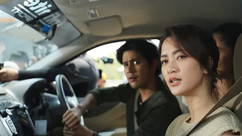 แก๊งนางเสือ โชว์ซิ่งดริฟต์รถ 360 องศา เร่งเครื่องพุ่งใส่ "โอม-ยูโด" ใน "ป่านางเสือ"