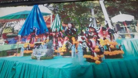 ไม่ใช่ครั้งแรก ถ่ายรูปติดบุคคลปริศนาที่คำชะโนด คอหวยไม่หวั่น ส่องหาเลขเด็ด (คลิป)