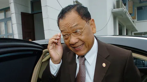 แจ้งเตือนรวมไทยสร้างชาติคุม “สามสี” อาจผิดกฎกกต. ปราศรัยเพลินโยงสถาบัน (คลิป)