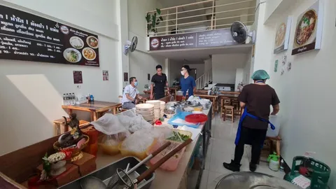 ร้านก๋วยเตี๋ยวแจงดราม่า หลังเจอลูกค้าโวยเรื่องไม่ให้ลูกสาวเข้าห้องน้ำ (คลิป)