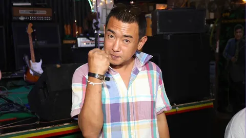 อาทิตย์ ริว คัมแบ็ก รับพระเอกเอ็มวีในรอบ 20 ปี ไม่ต้องเคาะสนิมใช้ฝีมือล้วนๆ (คลิป)